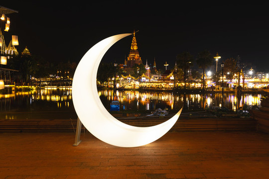 西雙版納告莊夜景