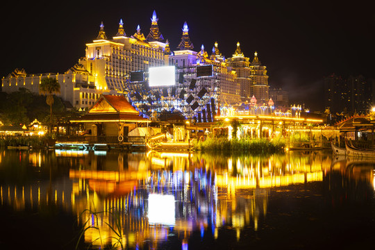 西雙版納告莊夜景