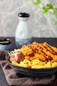 厚切豬排飯