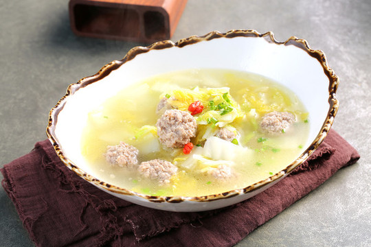 肉丸菜心湯