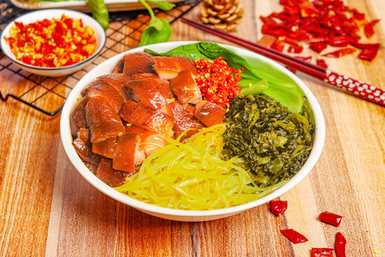 鹵肉蓋澆飯