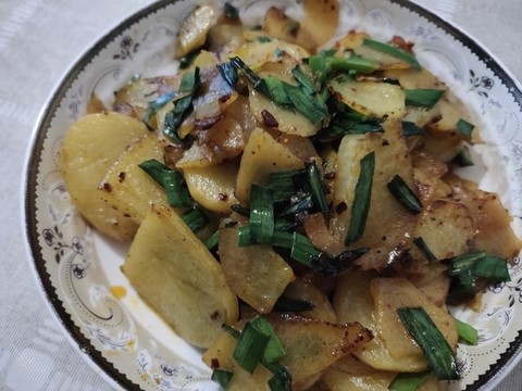 韭菜炒土豆片特寫