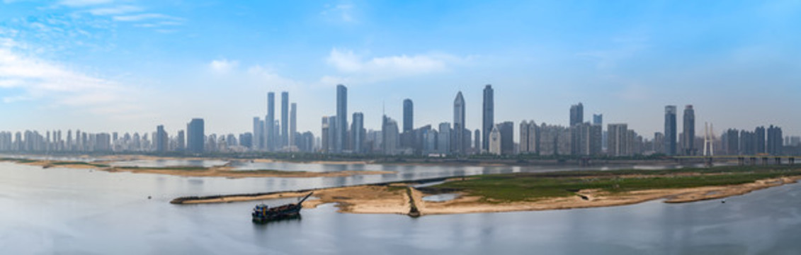 南昌紅谷灘新城建筑天際線全景