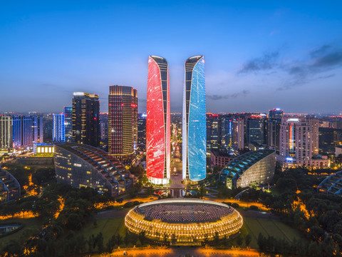 航拍成都天府國(guó)際金融城夜景