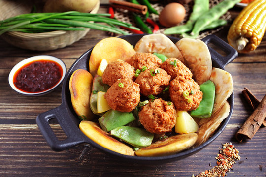 豬肉丸子燉土豆豆角