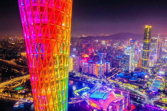 航拍廣州塔小蠻腰夜景