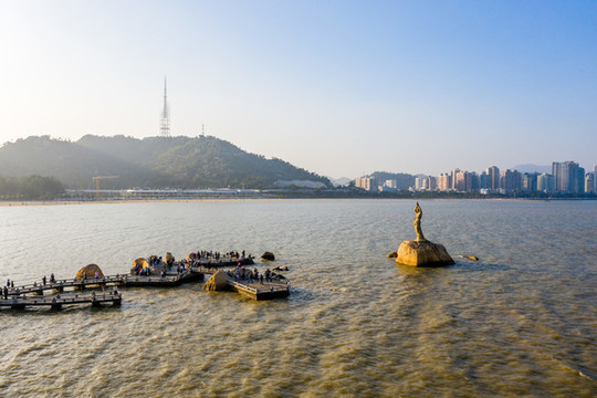 航拍廣東珠海地標(biāo)建筑漁女神像