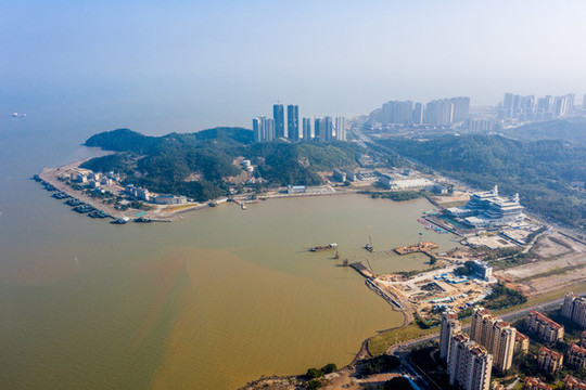 航拍珠海香洲區(qū)唐淇路銅鼓角