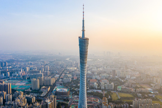 航拍珠江畔廣州塔城市地標(biāo)