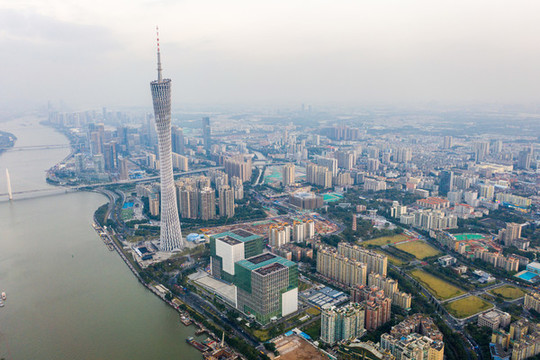 航拍珠江畔廣州塔城市地標(biāo)