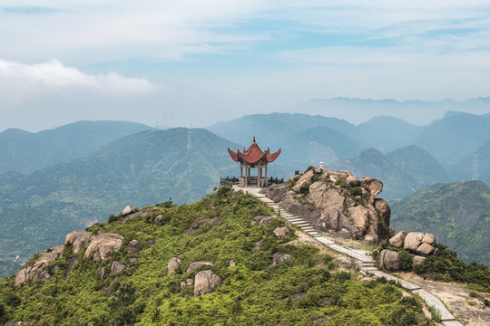 山上的亭子