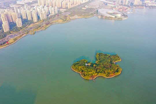 航拍江蘇蘇州金雞湖景區(qū)玲瓏島
