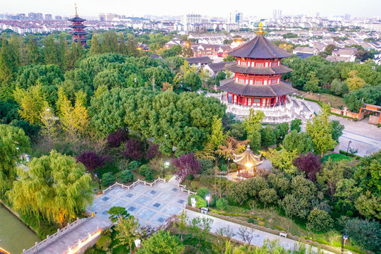 航拍蘇州京杭運(yùn)河畔楓橋景區(qū)