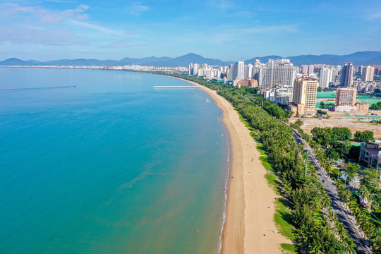航拍海南三亞灣沙灘碧海藍天