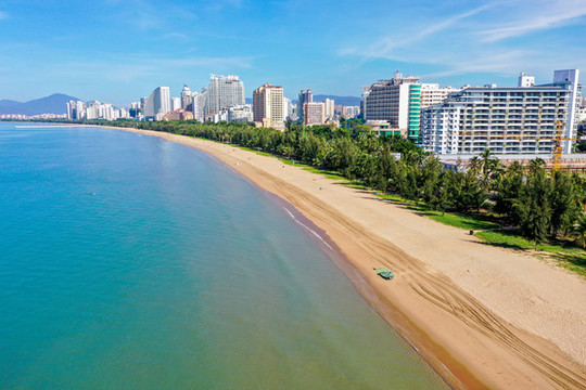 航拍三亞灣海水浴場(chǎng)椰林沙灘