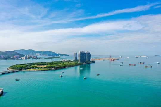 航拍海南三亞鳳凰島