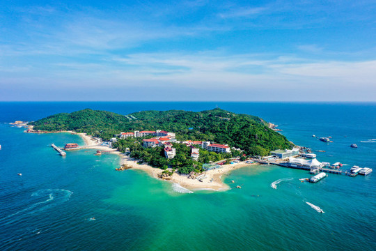 航拍海南三亞蜈支洲島旅游區(qū)