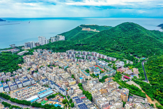 航拍海南三亞鹿回頭風(fēng)景區(qū)