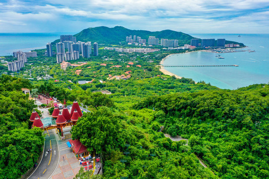 航拍海南三亞鹿回頭風(fēng)景區(qū)