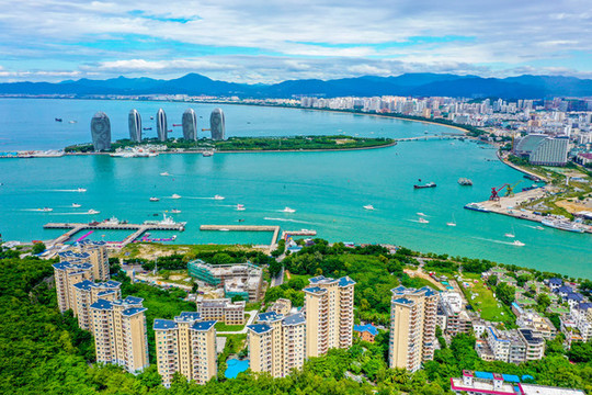 航拍海南三亞鳳凰島風光