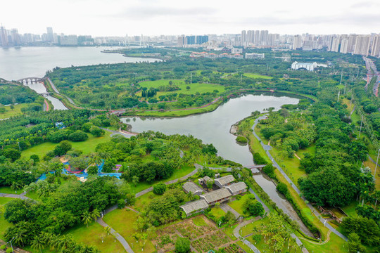 航拍海南?？谌f綠園公園景觀