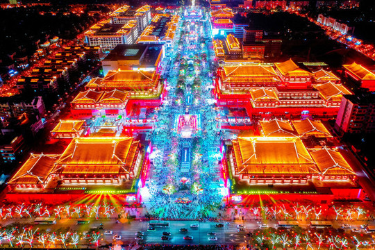 航拍西安大唐不夜城夜景燈光秀