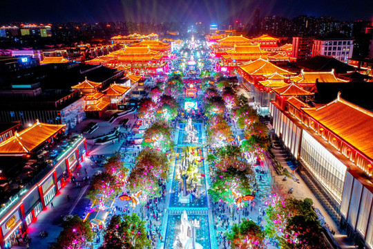 航拍西安大唐不夜城夜景燈光秀