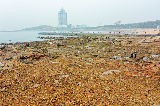 航拍山東青島太平灣海岬角礁石