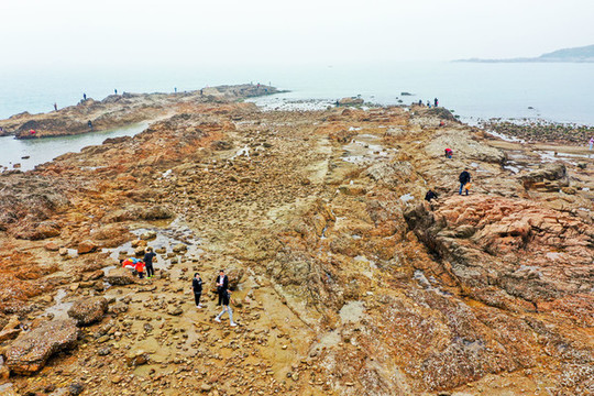 航拍山東青島太平灣海岬角礁石