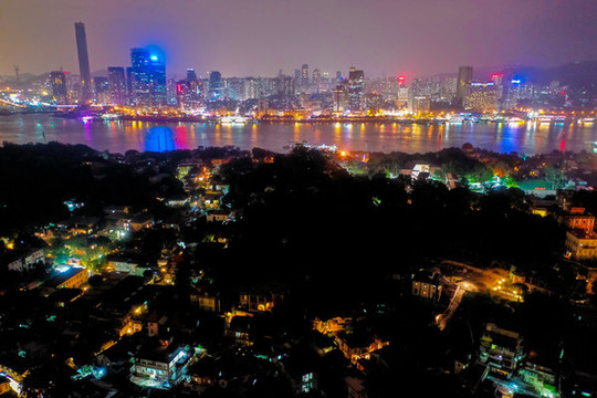 航拍福建廈門鼓浪嶼風景區(qū)夜景