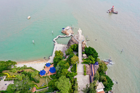 航拍福建廈門(mén)鼓浪嶼風(fēng)景名勝區(qū)