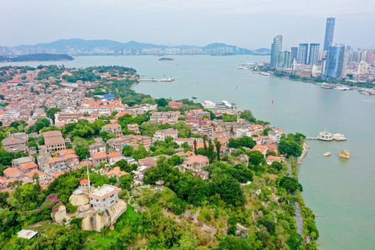 航拍福建廈門鼓浪嶼風(fēng)景名勝區(qū)