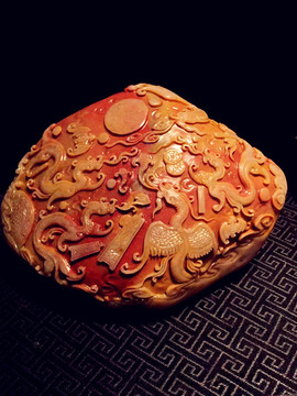 玉雕龍鳳呈祥