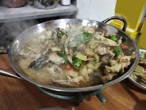 牛蛙火鍋