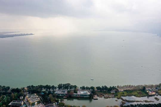 航拍云南昆明滇池昆明海埂公園