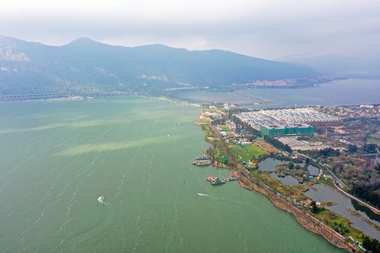 航拍云南昆明滇池昆明海埂公園
