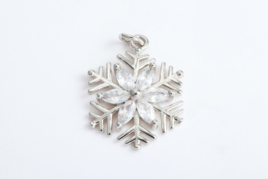 鉑金雪花鑲鉆吊墜