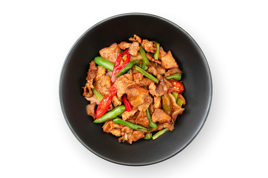 白色背景擺放的小炒肉