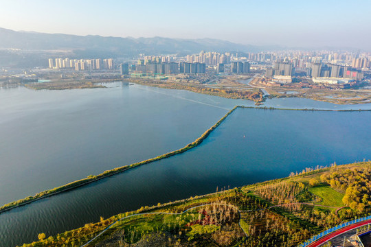 航拍云南昆明滇池草海