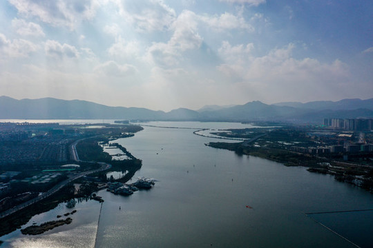 航拍云南昆明大觀公園滇池草海