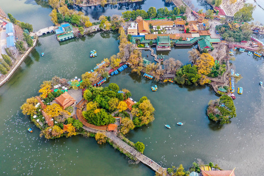 航拍云南昆明翠湖公園風(fēng)光