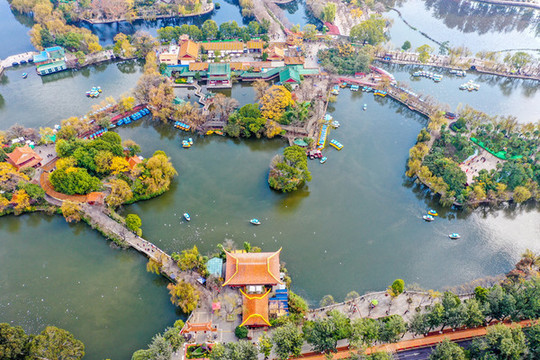 航拍云南昆明翠湖公園風(fēng)光