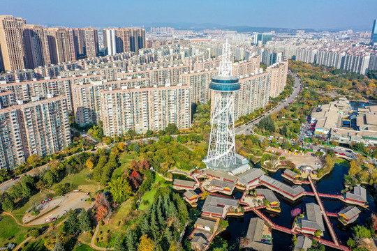 航拍云南昆明世紀城如意公園