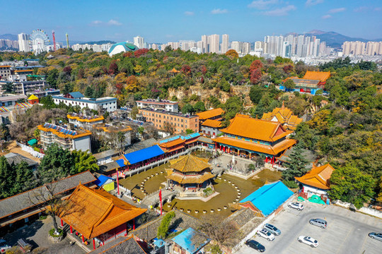 航拍云南昆明圓通禪寺