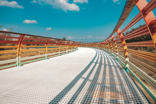 信宜彩虹橋