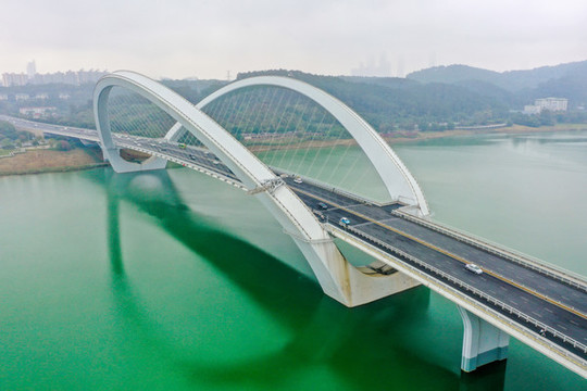 航拍廣西南寧邕江南寧大橋