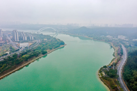 航拍廣西南寧邕江南寧大橋