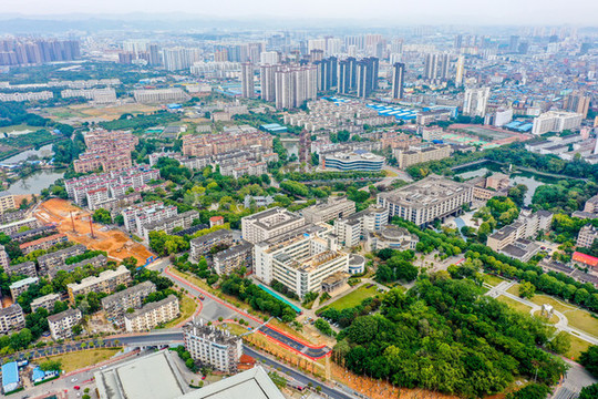 航拍廣西大學(xué)校園風(fēng)光