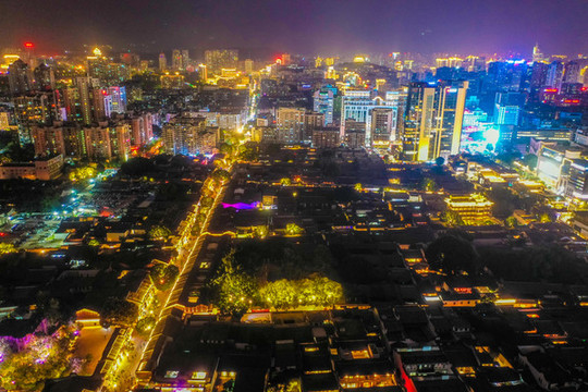 航拍福州三坊七巷歷史街區(qū)夜景