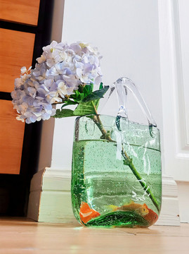 玻璃花瓶金魚花繡球花